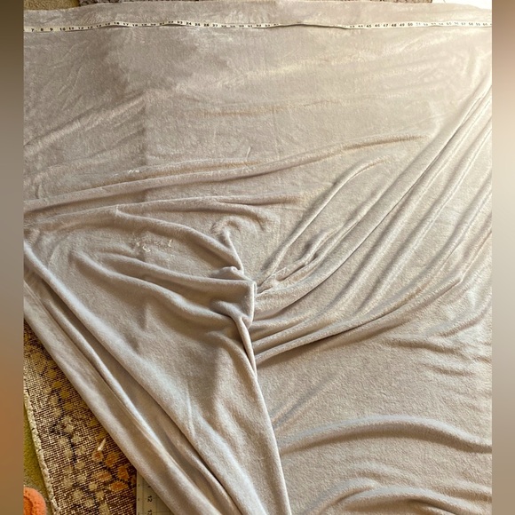 Silver/Light Grey Premium Fleece, 2 Full Yards! 72” x 65” wide! New! So SOFT! 🔥 - Picture 8 of 8